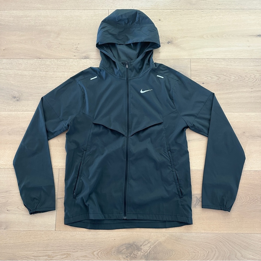 Nike Men’s Running Jacket with Hood and Full-Zip Black Small S